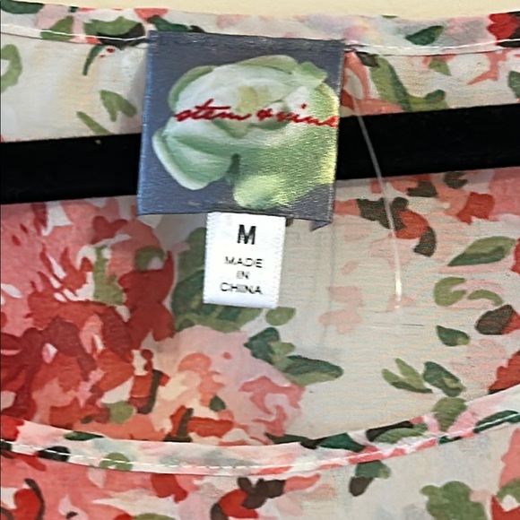 Pink and White Relaxed Blouse with Smocked 3/4 Sleeves - Picture 3 of 5